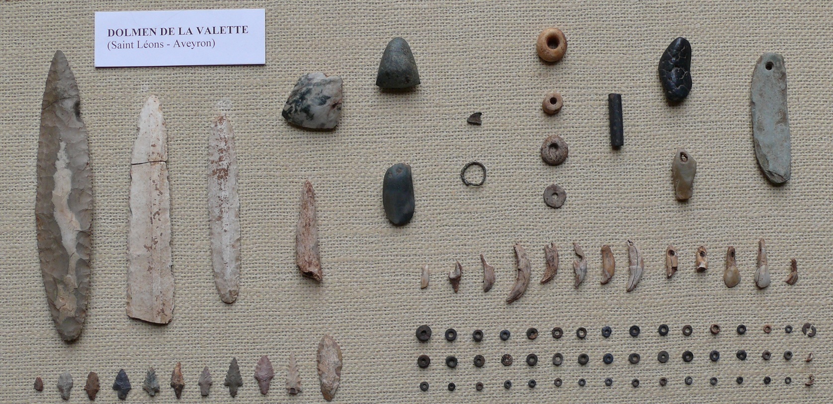 Musée de Millau dolmen de La Valette.JPG